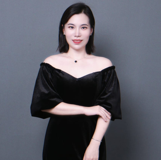  Teacher Yue Ling